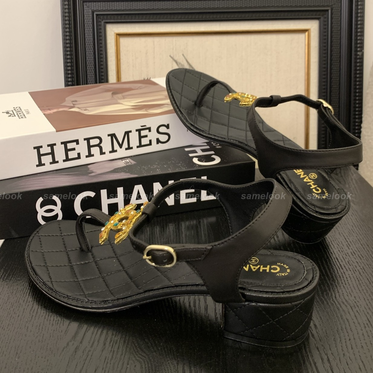 샤넬 CC로고 퀄팅 쪼리 샌들