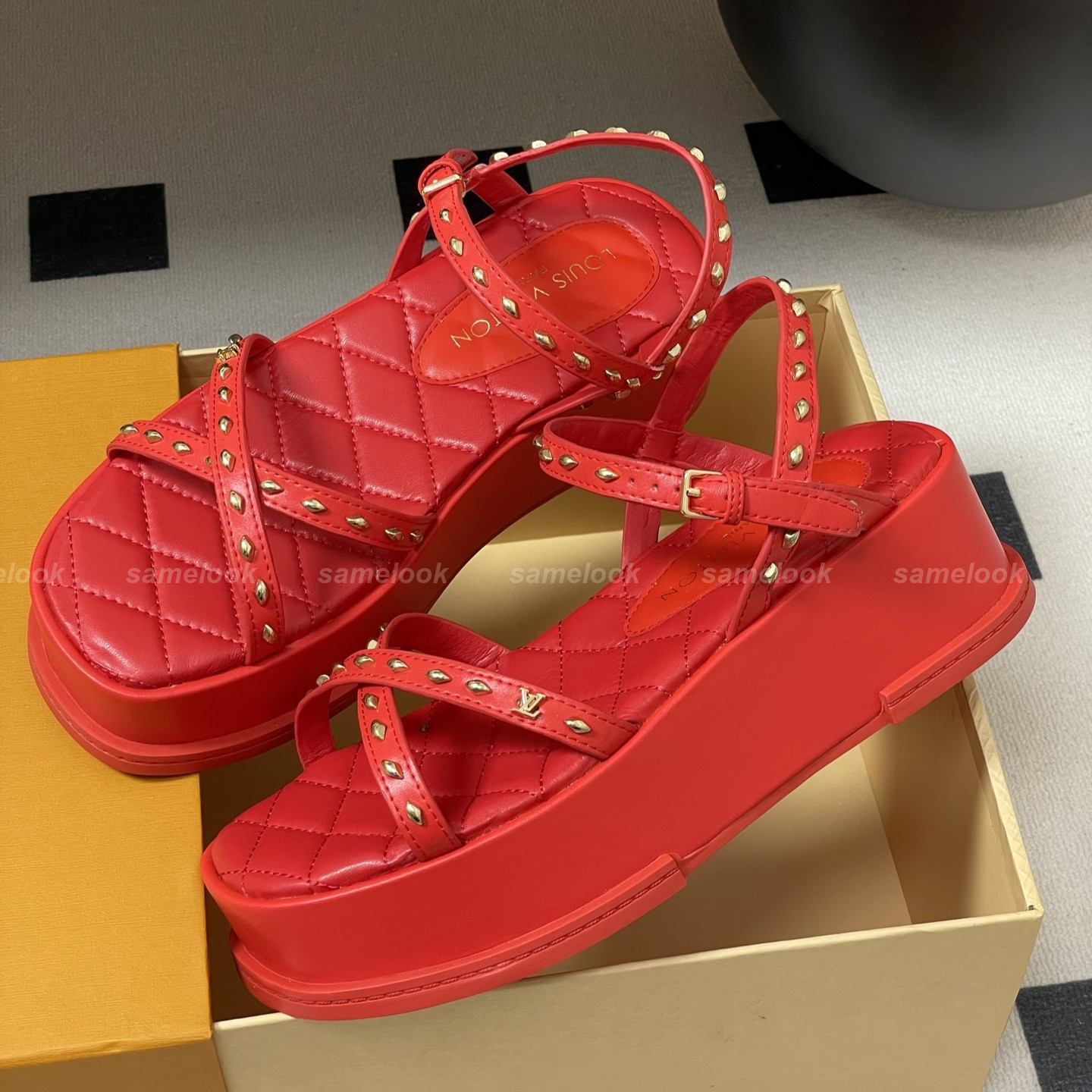 루이비통 셀레스트 샌들