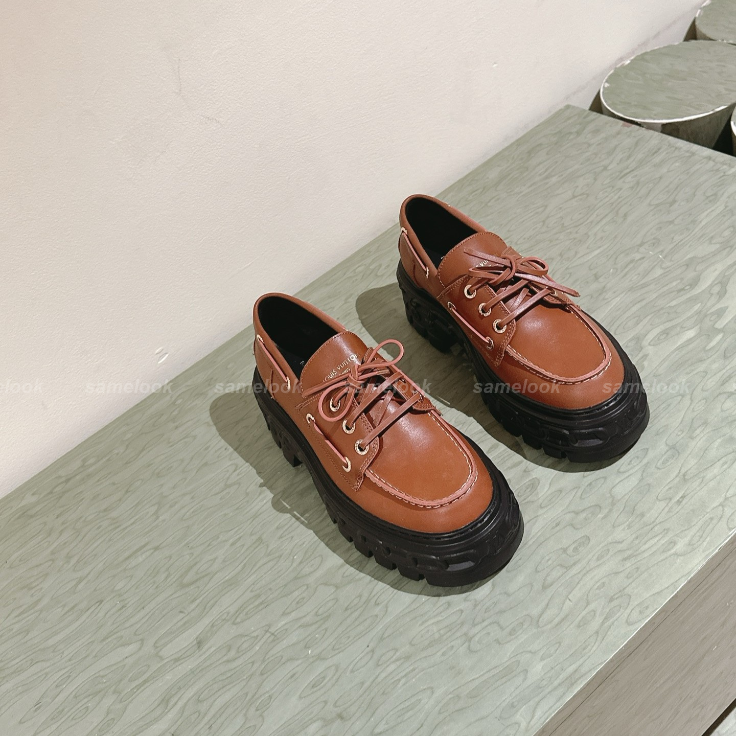 루이비통 레코드 보트 슈즈